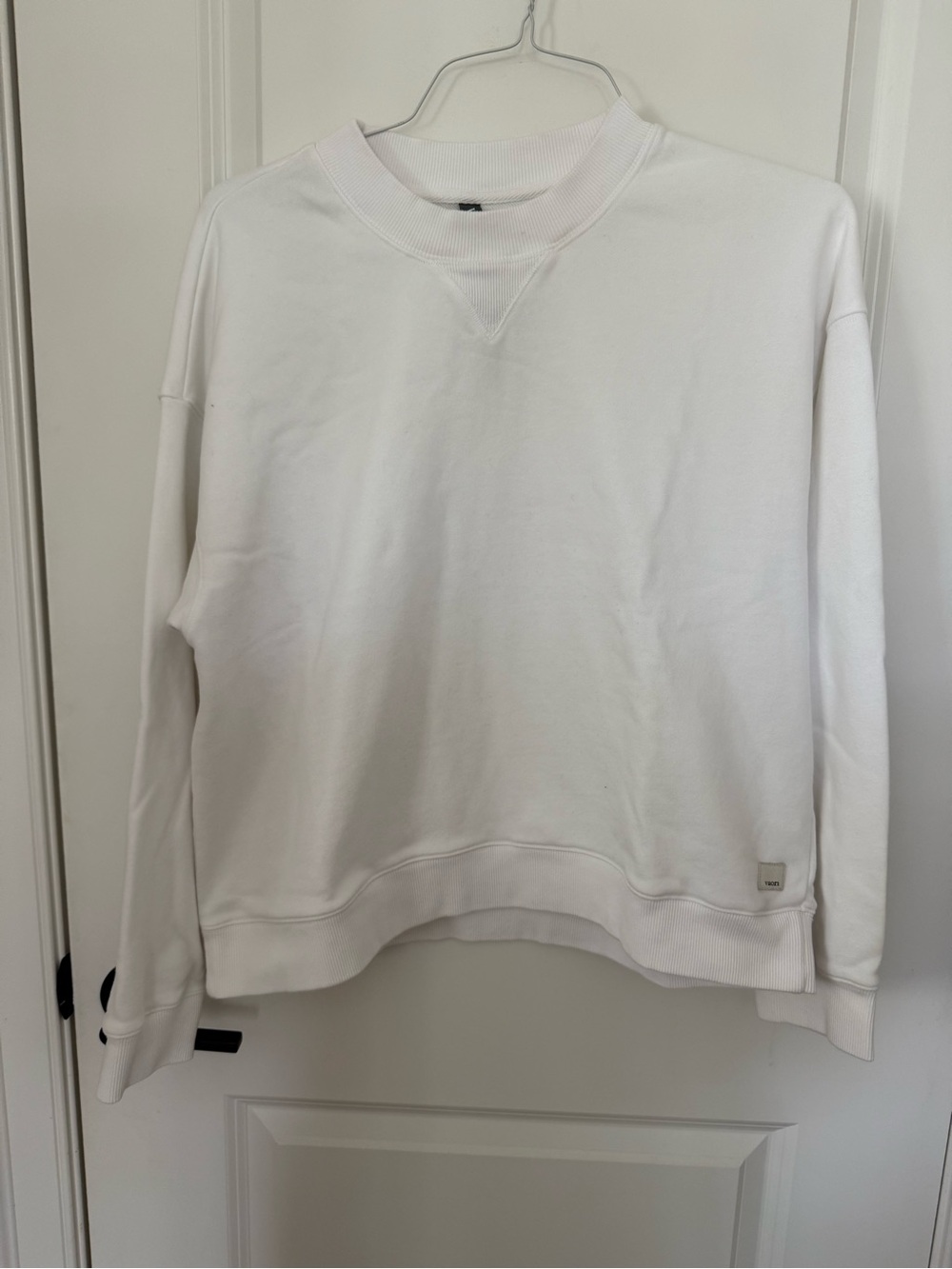 Vuori Women's White Crewneck Sweatshirt